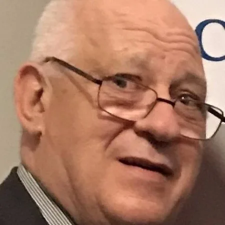 Dr Paul Szuster